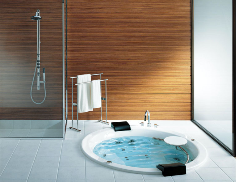 Bồn tắm thiết bị hiện đại giúp người dùng thư giãn thoải mái tiện nghi